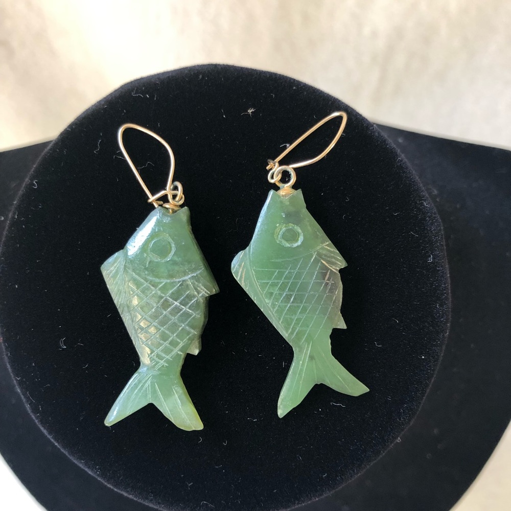 Jade Medallion Necklace & Earring Set - Picture 2 of 5